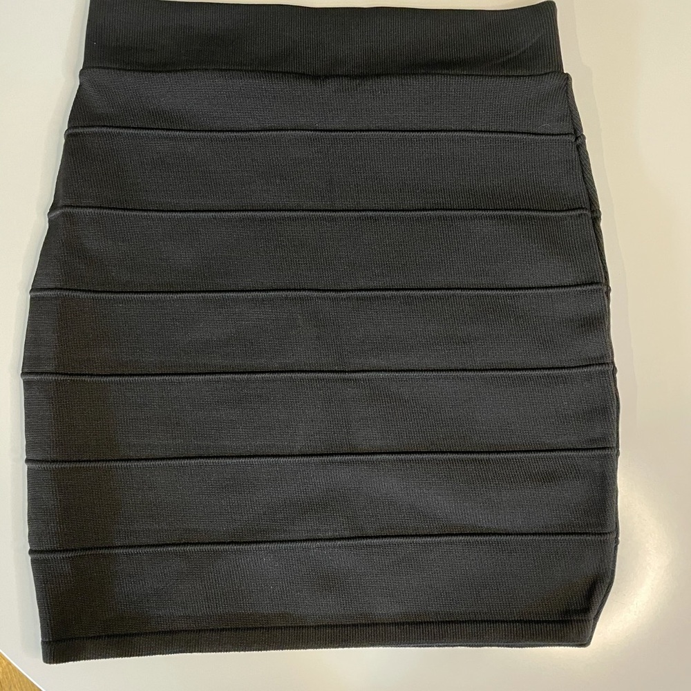 Black tight skirt